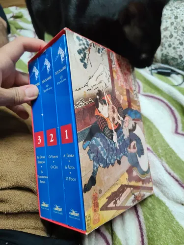 Box de livros Musashi em ótima condição