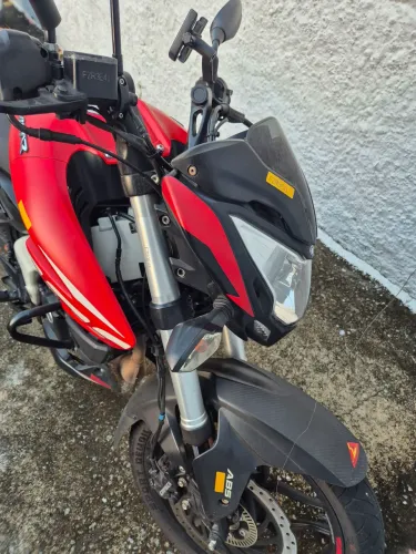Bajaj Dominar 200 Vermelha 23 Mil Vacinada, Suporte bau