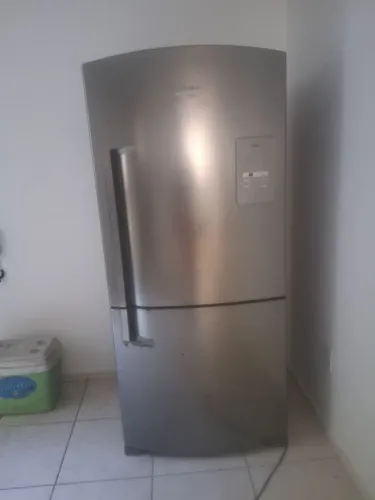 Vendo geladeira funcionando perfeitamente 