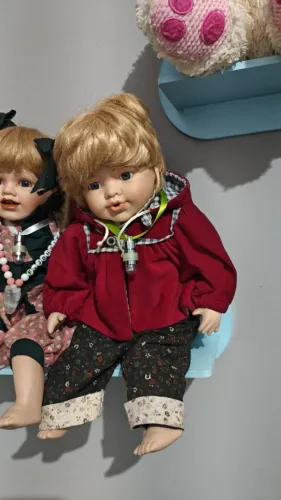 Boneca de porcelana Sebastian 