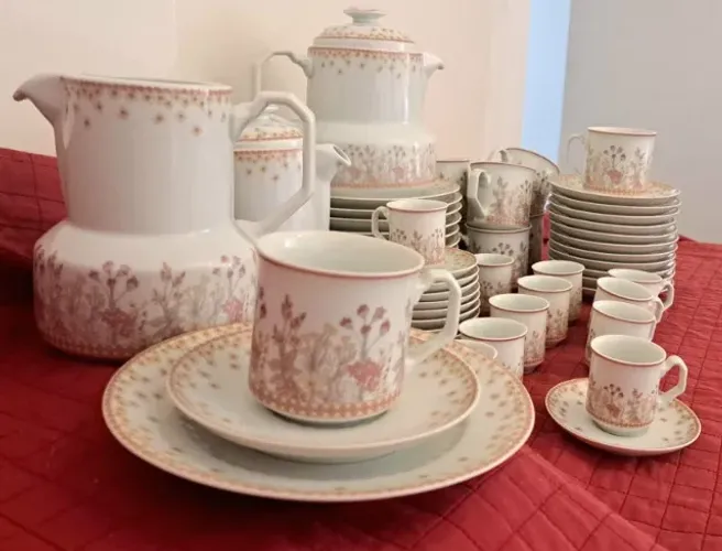 Aparelho de Chá e café completo em Porcelana Schmitd design Ingrid S. Lara - Década de 198