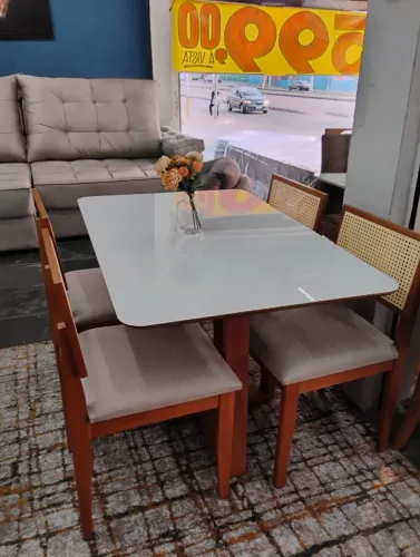 Mesa de jantar com 4 cadeiras ratan