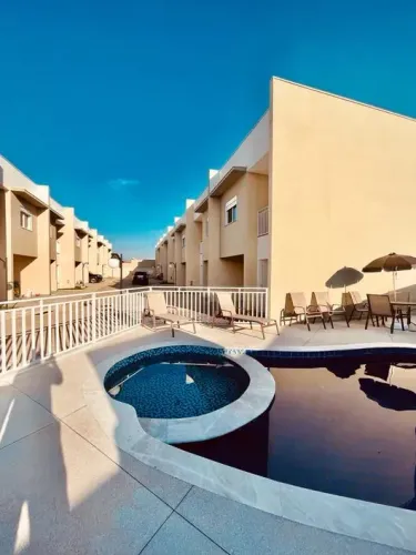Casa de condomínio sobrado a venda tem 95 m2, 2 quartos.