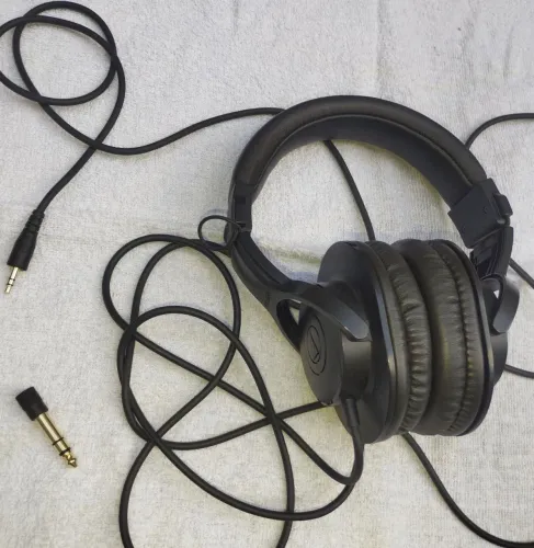 Fone De Ouvido Audio-Technica ATH-M20x Monitor De Áudio Estúdio DJ P2 P10