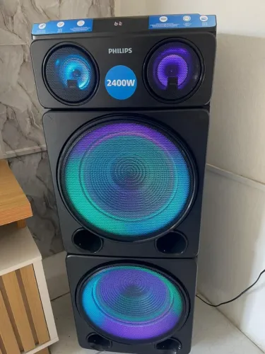 Torre de som Philips de 2400W Seminova.
