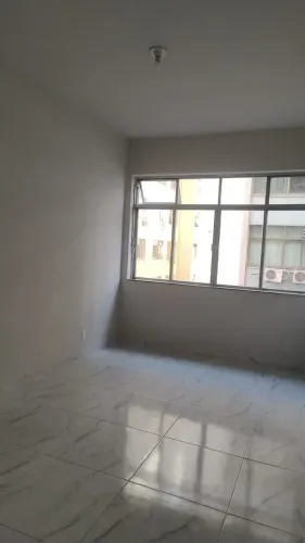 Excelente Apartamento no Centro de Niterói a 3 minutos do Plaza Shopping