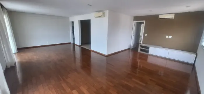 Imóvel para aluguel possui 179 metros quadrados com 3 quartos em Boqueirão - Santos - SP