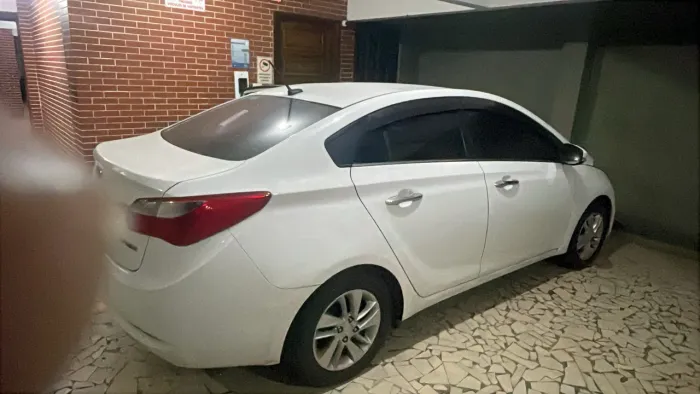 Hyundai HB20S Premium 1.6 Flex 16V Mec. 4P 2015