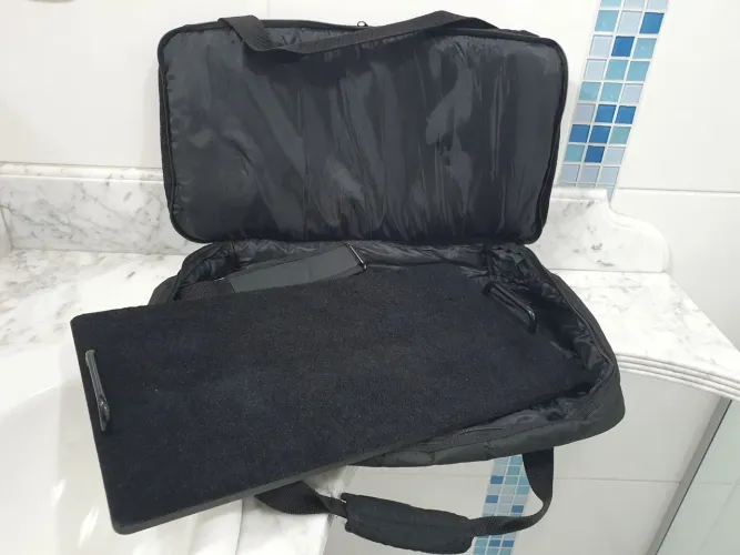 PEDALBOARD W&M MUSIC TIPO PLATAFORMA COM PUXADORES E BAG PARA TRANSPORTE