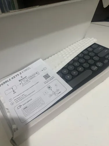 Teclado Bluetooth Logitech Pebble Keys 2