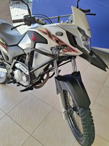Vendo XRE300 Unico dono com 14mil km