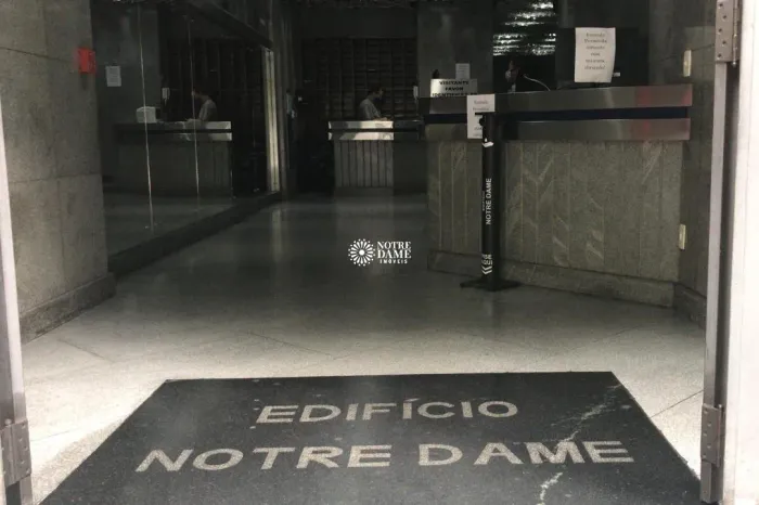 SALA 30 M2 PRONTA PARA DENTISTA