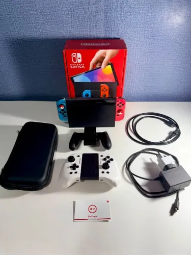 Nintendo Switch OLED Desbloqueado + Mario Kart 8 + Cartão SD 256 GB