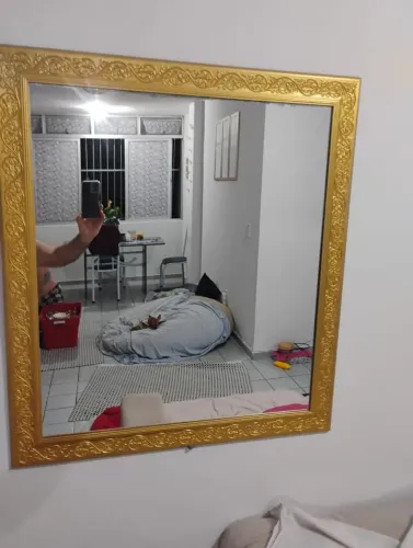 Espelho com moldura