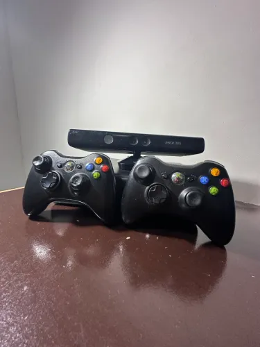 Vendo Xbox 360 Slim Completo + Kinect + 2 Controles + 15 Jogos