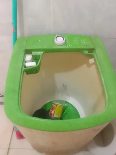 Bebedouro, tanquinho, ventilador, e uma cama box.... tudo 500
