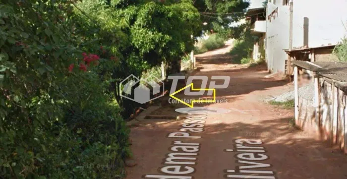 Lote de aproximadamente 240,00m² no Bairro São Francisco de Assis