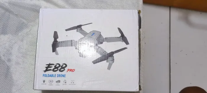 E88 Pro Drone Dobrável + Case + Controle - SEM CARREGADOR
