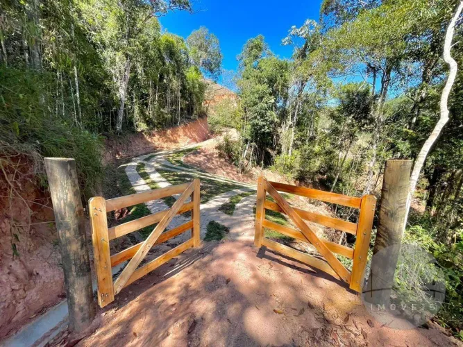Terrenos de 20 a 30 mil m² em Alto Paraju
