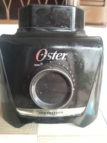 Liquidificador Oster sem copo