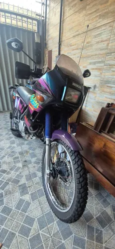 Sahara nx350 ano 1999 Roxa