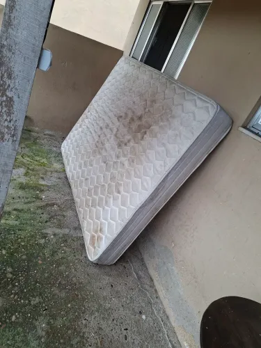 Vende se colchão 
