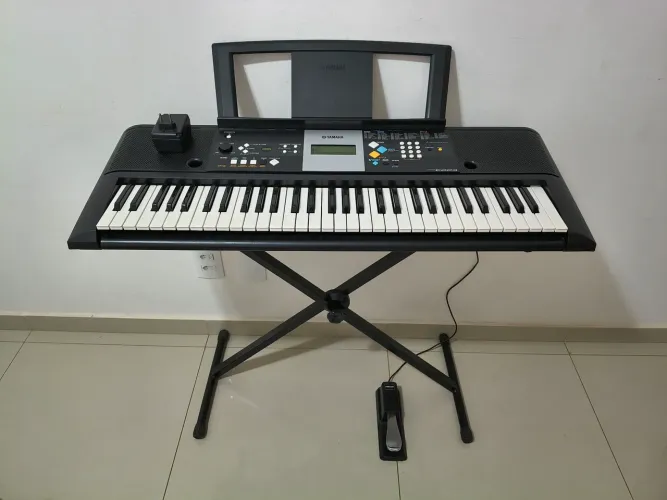 Teclado Yamaha PSR E223