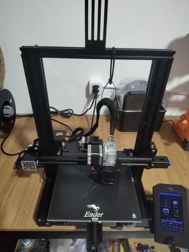 Vendo impressora 3D Creality Ender 3 V2 com Direct Drive