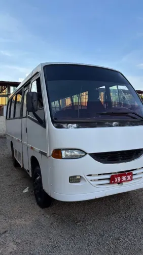 Ônibus Volare A8 2000 em dias