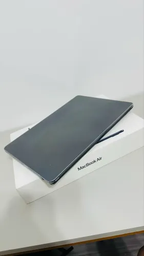 MACBOOK AIR M4