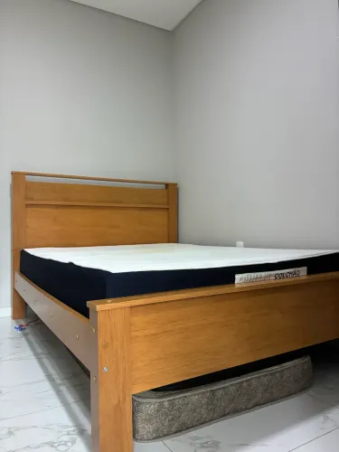 Cama de casal com colchão