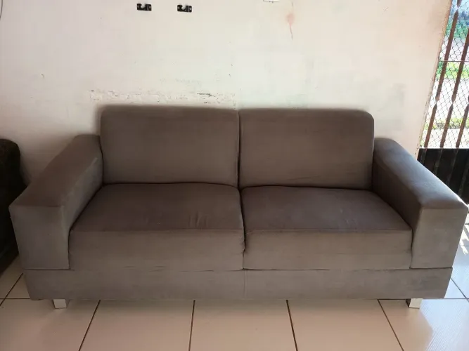 Sofá grande cinza