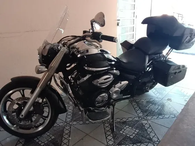 Moto Yamaha Midnght Star 950A