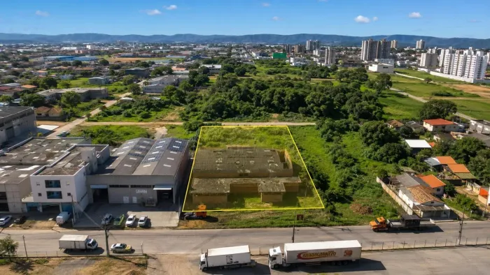 Imóvel Comercial para Venda  3.510 m²  Tubarão - SC