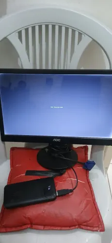 MONITOR AOC FUINCIONANDO PERFEITAMENTE,  98 % OTIMO PRA QURBAR UM GALHAO NAS TAREFAS