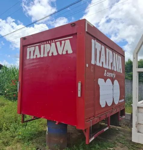 Baú / Baia de bebidas para caminhão 3/4