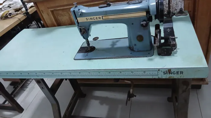 Máquina reta Singer c/ garantia