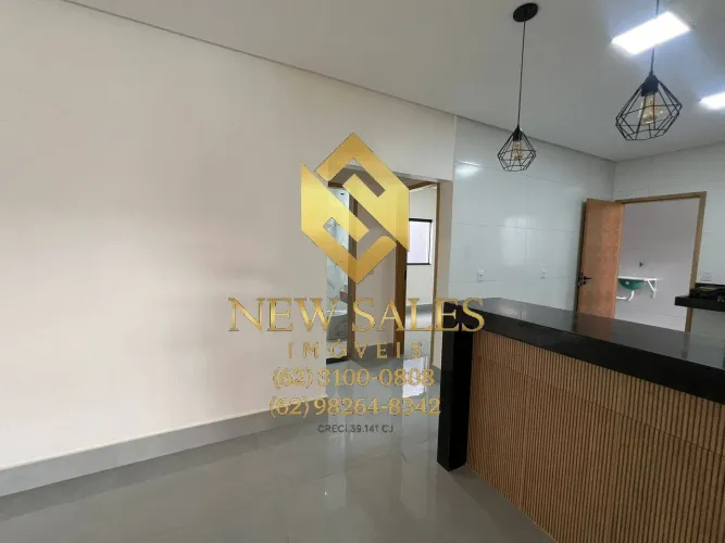 Casa térrea com 3 quartos, garagem para 3 carros - Jardim Scala / Trindade
