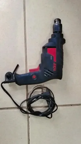 Furadeira de impacto com mandril de ferro