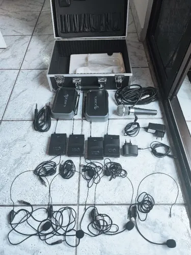 Kit de microfones com maleta