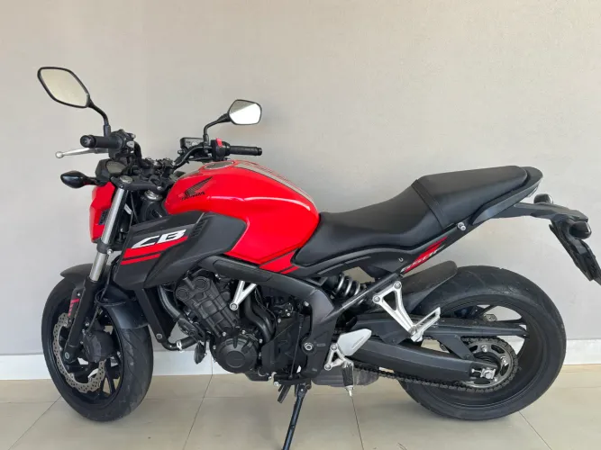 Vendo CB650F 2018/2019
