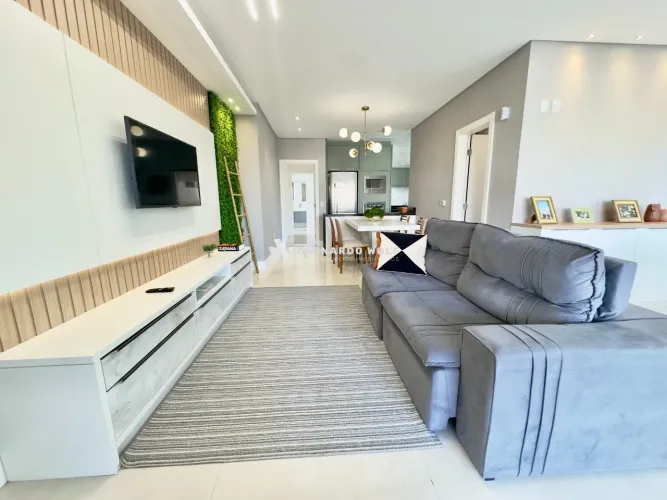 APARTAMENTO PARA ATÉ 8 PESSOAS Á 80 METROS DO MAR, COM JACUZZI PRIVATIVA E 2 VAGAS