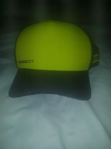 Boné Peugeot novo