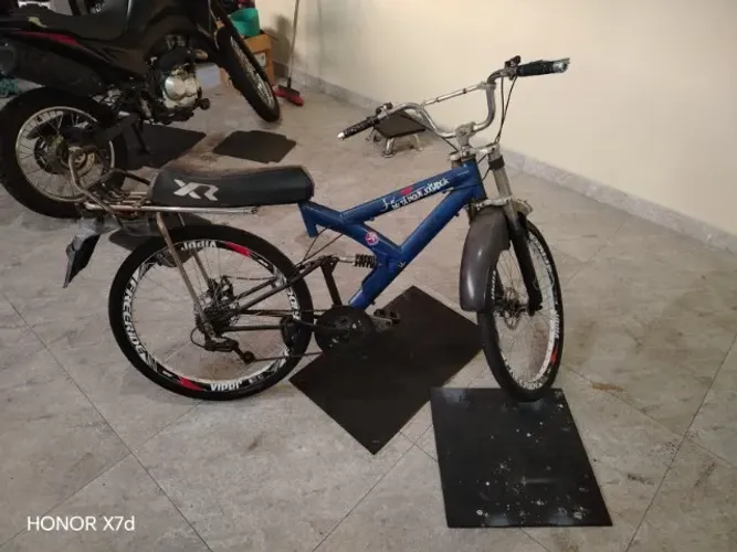 Bicicleta ARO 26 com freio á disco