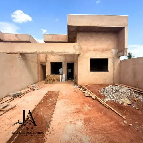 Casa com 2 apartamentos, 1 suíte, espaço gourmet no Rita Vieira em Campo Grande - MS