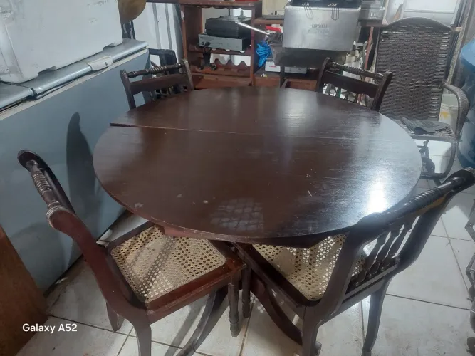 Mesa em Mogno 04 cadeiras