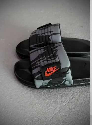 CHINELA NIKE PRETO VERMELHO