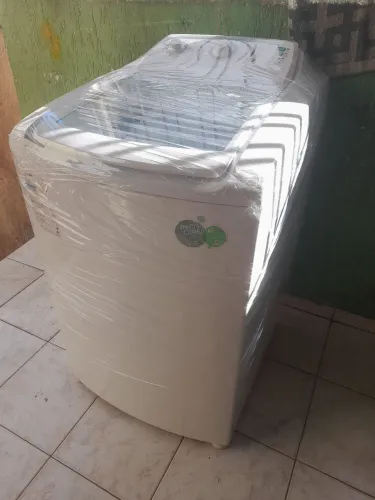 SUPER CONSERVADA..VENDO MAQUINA ELETROLUX 10 FUNCIONANDO PERFEITAMENTE