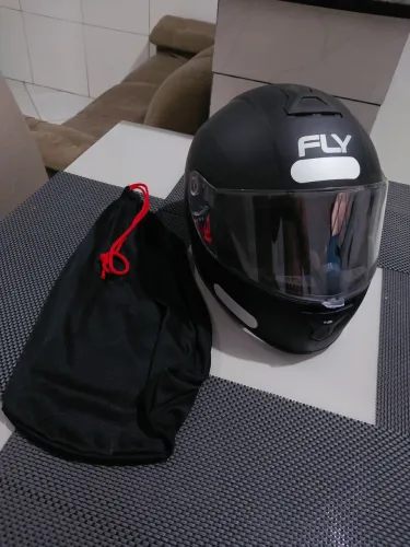 CAPACETE NOVO - Usado 1 vez para prova CNH