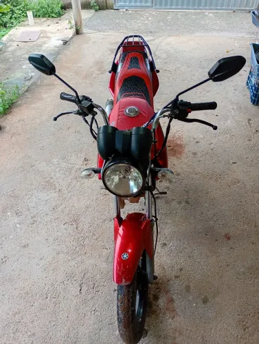 Vendo factor 125 , ano 2009 . E só transferir. Não faço troca. Só vendo. Valo 5,500